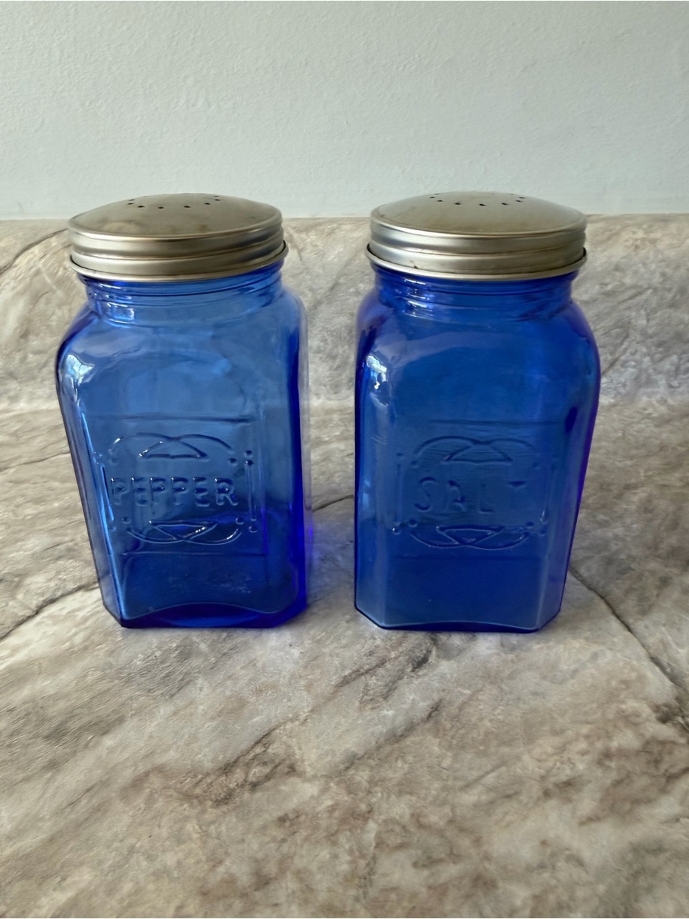 Depression Glass Salt &‎ Pepper Shakers